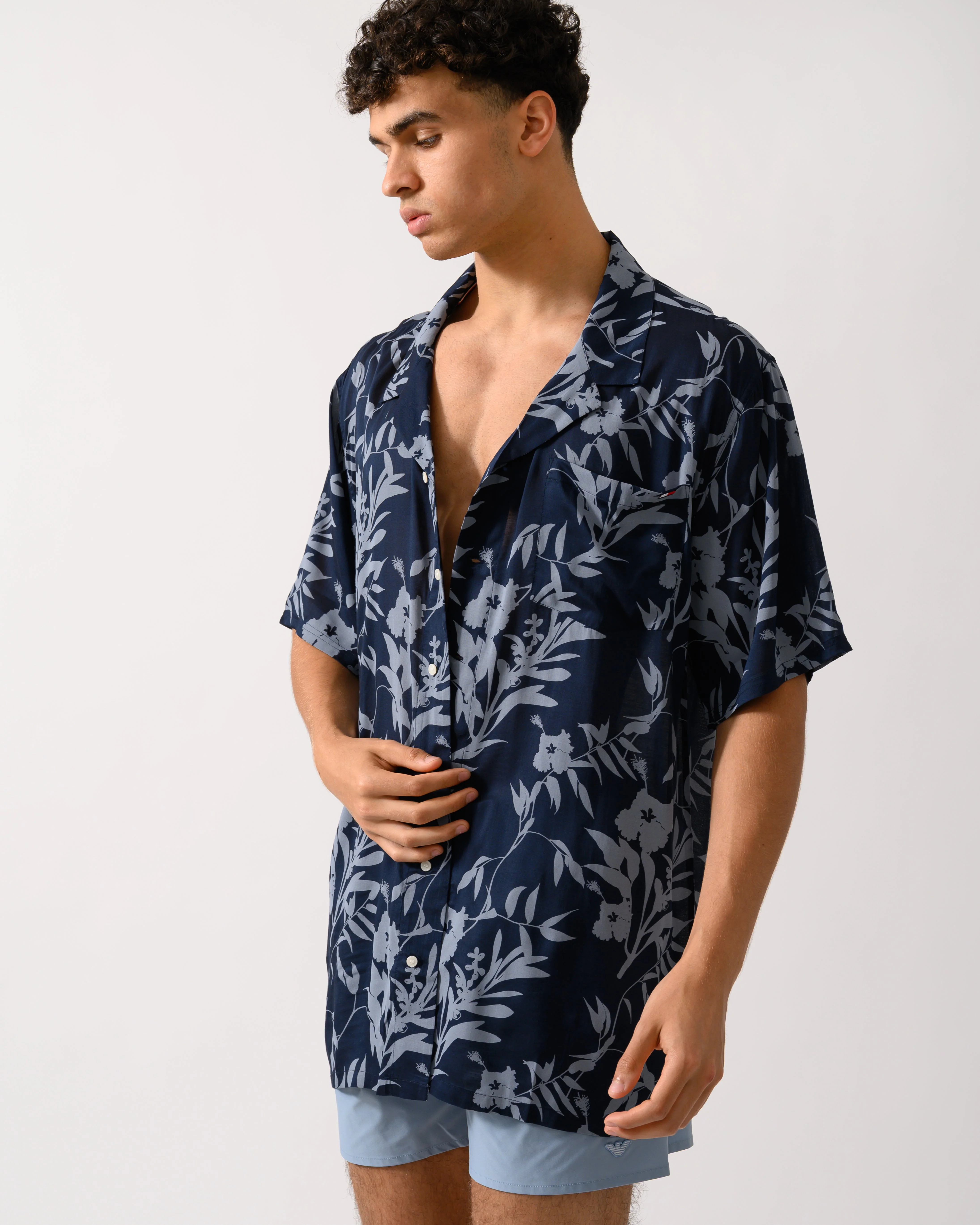Tommy Hilfiger Mens Bowling Shirt - Floral Tropic Aop Desert Sky